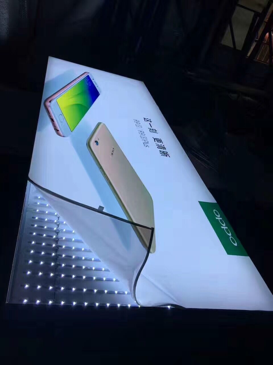 軟膜燈箱的(de)特點有哪些？